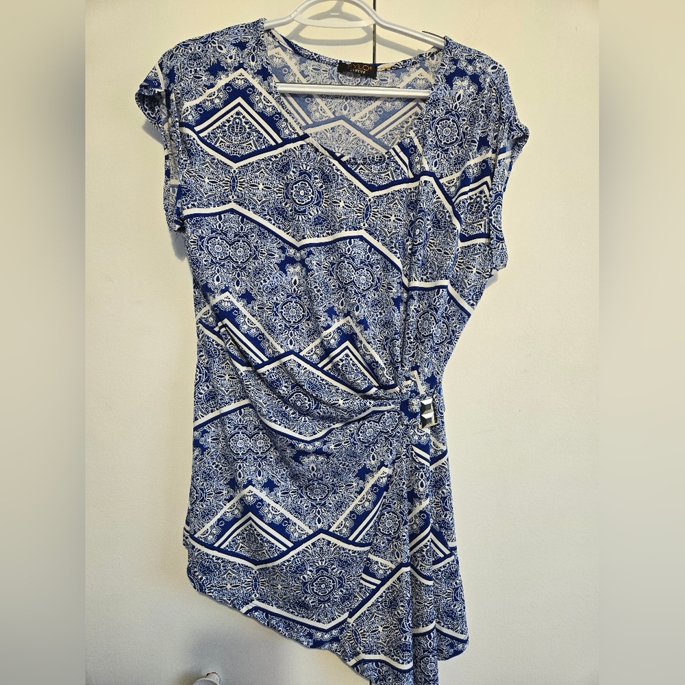 FYLO Blue and White Geometric‎ Women's Blouse